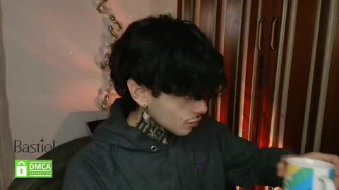 Snapshot of bastiel_ chatting on 09/09/25, 12:54 Bastiel online show from 09/09/25, 12:54