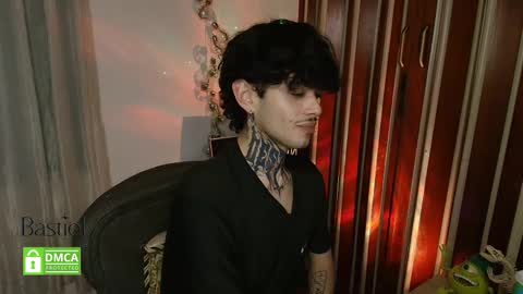 Snapshot of bastiel_ chatting on 09/12/25, 12:55 Bastiel online show from 09/12/25, 12:55