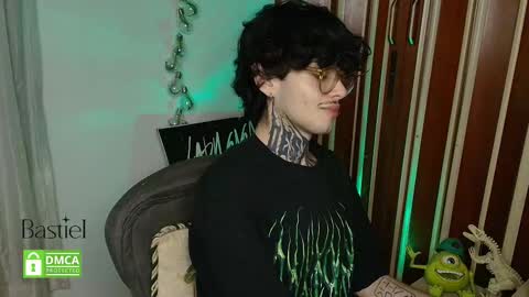 Snapshot of bastiel_ chatting on 10/01/25, 01:55 Bastiel online show from 10/01/25, 01:55