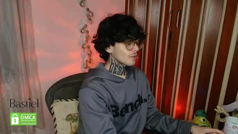 Snapshot of bastiel_ chatting on 10/08/25, 03:15 Bastiel online show from 10/08/25, 03:15