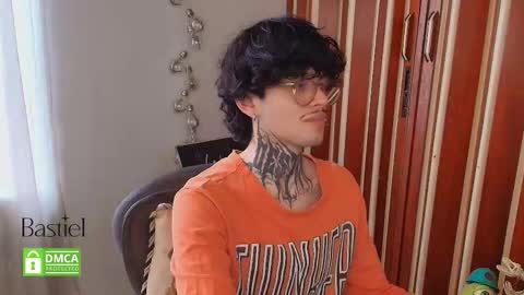 Snapshot of bastiel_ chatting on 10/09/25, 08:29 Bastiel online show from 10/09/25, 08:29