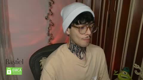Snapshot of bastiel_ chatting on 10/14/25, 01:06 Bastiel online show from 10/14/25, 01:06