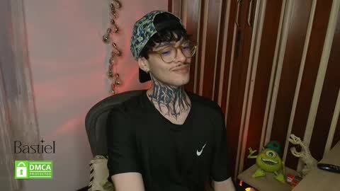 Snapshot of bastiel_ chatting on 10/14/25, 10:54 Bastiel online show from 10/14/25, 10:54