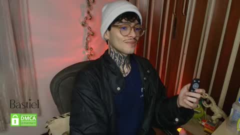 Snapshot of bastiel_ chatting on 10/18/25, 01:41 Bastiel online show from 10/18/25, 01:41