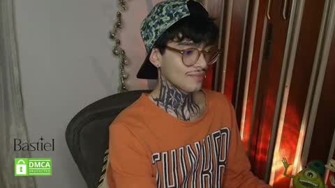 Snapshot of bastiel_ chatting on 10/24/25, 02:19 Bastiel online show from 10/24/25, 02:19