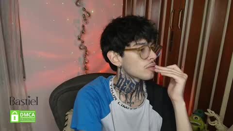 Snapshot of bastiel_ chatting on 10/28/25, 12:03 Bastiel online show from 10/28/25, 12:03