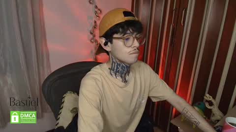 Snapshot of bastiel_ chatting on 11/05/25, 02:22 Bastiel online show from 11/05/25, 02:22