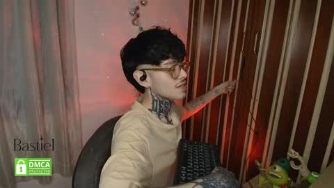 Snapshot of bastiel_ chatting on 11/11/25, 02:22 Bastiel online show from 11/11/25, 02:22