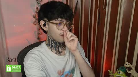 Snapshot of bastiel_ chatting on 11/16/25, 01:44 Bastiel online show from 11/16/25, 01:44