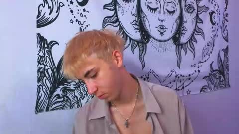 Snapshot of batarol0 chatting on 09/10/25, 09:53 mett online show from 09/10/25, 09:53