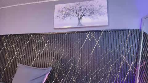    online show from 10/12/25, 02:54