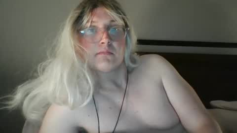 Snapshot of bawblejam chatting on 12/13/24, 11:13 BjBambi online show from 12/13/24, 11:13