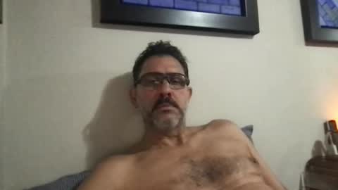 Snapshot of bay00961 chatting on 10/14/25, 01:50 del online show from 10/14/25, 01:50