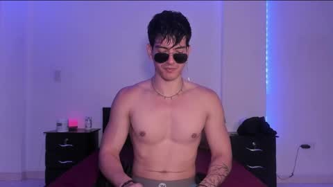 Snapshot of bbbeachboy chatting on 03/05/25, 09:26 Valentino online show from 03/05/25, 09:26