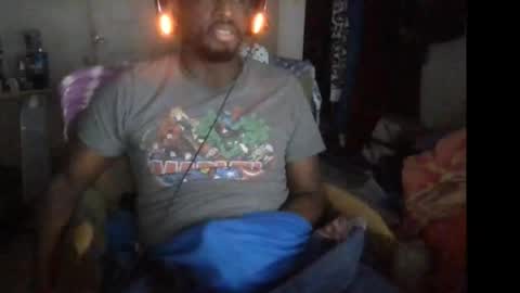 Snapshot of bbc_rocker chatting on 11/18/25, 01:26 rocker n queen online show from 11/18/25, 01:26