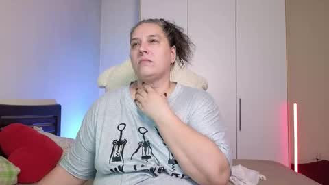 Snapshot of bbw_goddes chatting on 09/25/25, 08:01 Love online show from 09/25/25, 08:01