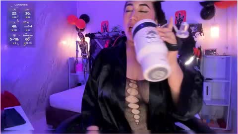 Cloe  online show from 10/29/25, 04:59