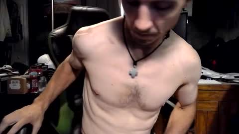 bchillin28 online show from 10/20/25, 04:51