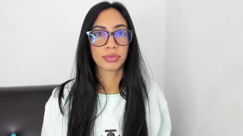 daniela villamizar online show from 12/30/24, 05:13