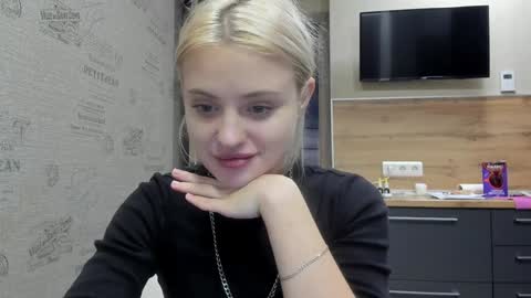 Snapshot of be_daddy chatting on 12/17/24, 05:04 Summer BABY online show from 12/17/24, 05:04