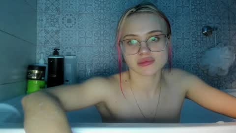 Snapshot of be_daddy chatting on 12/25/24, 10:37 Summer BABY online show from 12/25/24, 10:37