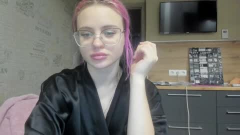 Snapshot of be_daddy chatting on 01/13/25, 08:37 Summer BABY online show from 01/13/25, 08:37