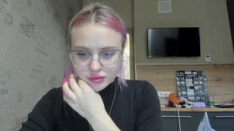 Snapshot of be_daddy chatting on 01/18/25, 05:59 Summer BABY online show from 01/18/25, 05:59
