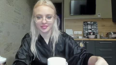 Snapshot of be_daddy chatting on 01/23/25, 05:10 Summer BABY online show from 01/23/25, 05:10