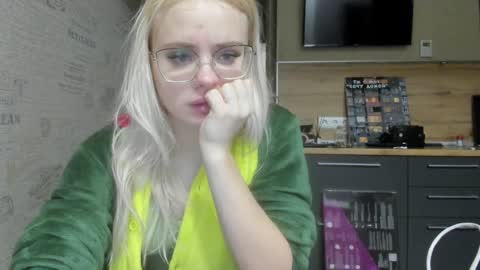 Snapshot of be_daddy chatting on 02/03/25, 03:38 Summer BABY online show from 02/03/25, 03:38