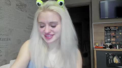 Snapshot of be_daddy chatting on 02/15/25, 12:43 Summer BABY online show from 02/15/25, 12:43