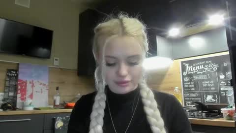 Snapshot of be_daddy chatting on 02/18/25, 08:25 Summer BABY online show from 02/18/25, 08:25