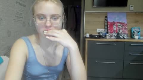 Snapshot of be_daddy chatting on 02/28/25, 06:31 Summer BABY online show from 02/28/25, 06:31