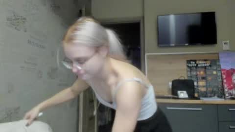 Snapshot of be_daddy chatting on 03/08/25, 03:45 Summer BABY online show from 03/08/25, 03:45