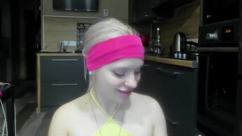 Snapshot of be_daddy chatting on 03/11/25, 07:36 Summer BABY online show from 03/11/25, 07:36