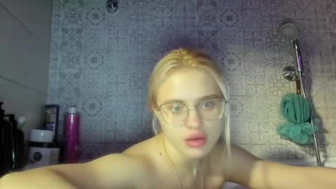 Snapshot of be_daddy chatting on 03/12/25, 08:10 Summer BABY online show from 03/12/25, 08:10