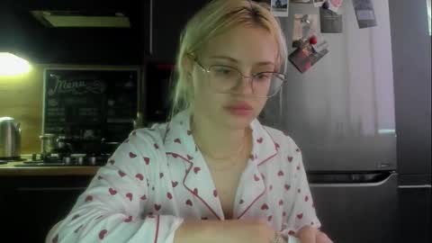 Snapshot of be_daddy chatting on 10/24/25, 12:56 Summer BABY online show from 10/24/25, 12:56
