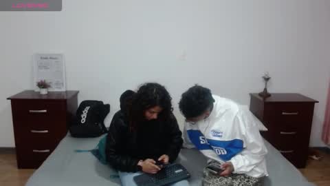 Sara  Juan online show from 10/09/25, 02:20