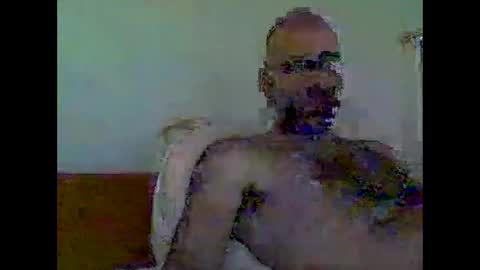 bear14250949 online show from 10/20/25, 05:24