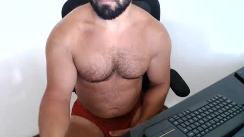 Beard Guy online show from 11/12/25, 04:40