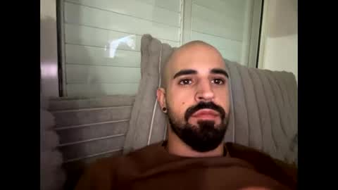 Ask me online show from 10/05/25, 04:49