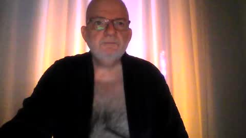 Snapshot of beardman916444 chatting on 12/23/24, 07:06 Beardman online show from 12/23/24, 07:06