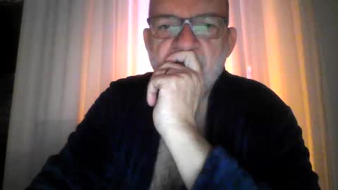 Snapshot of beardman916444 chatting on 12/26/24, 06:19 Beardman online show from 12/26/24, 06:19