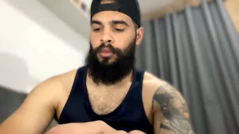 Snapshot of beardmax chatting on 10/16/25, 06:47 Min online show from 10/16/25, 06:47