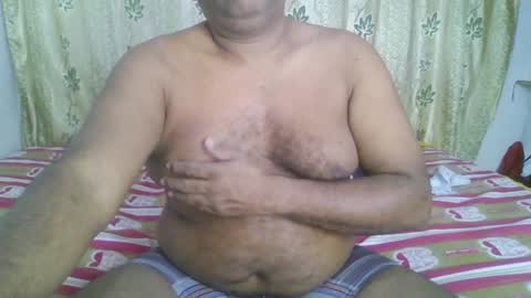 Snapshot of beargryzzly chatting on 01/12/25, 07:10 Grizzly online show from 01/12/25, 07:10