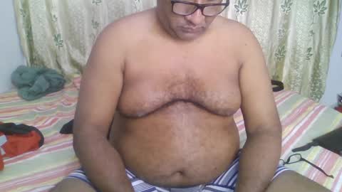 Snapshot of beargryzzly chatting on 01/21/25, 02:43 Grizzly online show from 01/21/25, 02:43