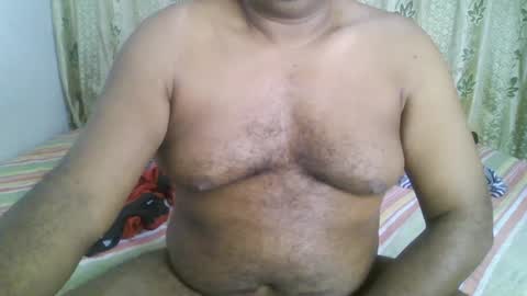 Snapshot of beargryzzly chatting on 01/21/25, 01:22 Grizzly online show from 01/21/25, 01:22