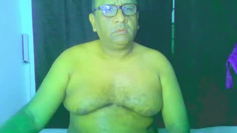 Snapshot of beargryzzly chatting on 11/17/25, 08:47 Grizzly online show from 11/17/25, 08:47