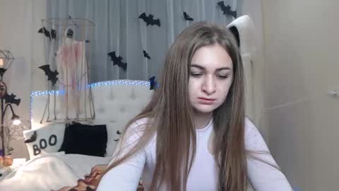 beataangel online show from 10/19/25, 06:14