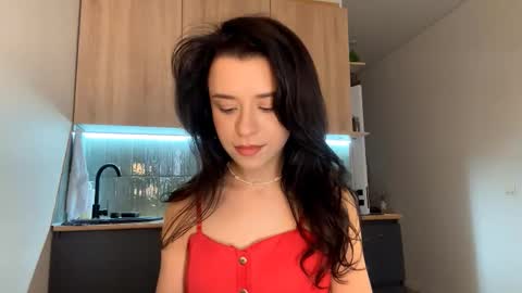 Snapshot of beatriceesmond chatting on 10/31/25, 08:15 Katie online show from 10/31/25, 08:15