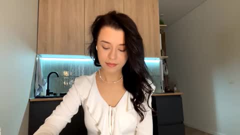 Snapshot of beatriceesmond chatting on 11/05/25, 11:10 Katie online show from 11/05/25, 11:10